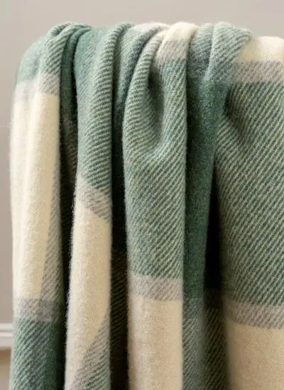 Foliage Check Pure New Wool Throw